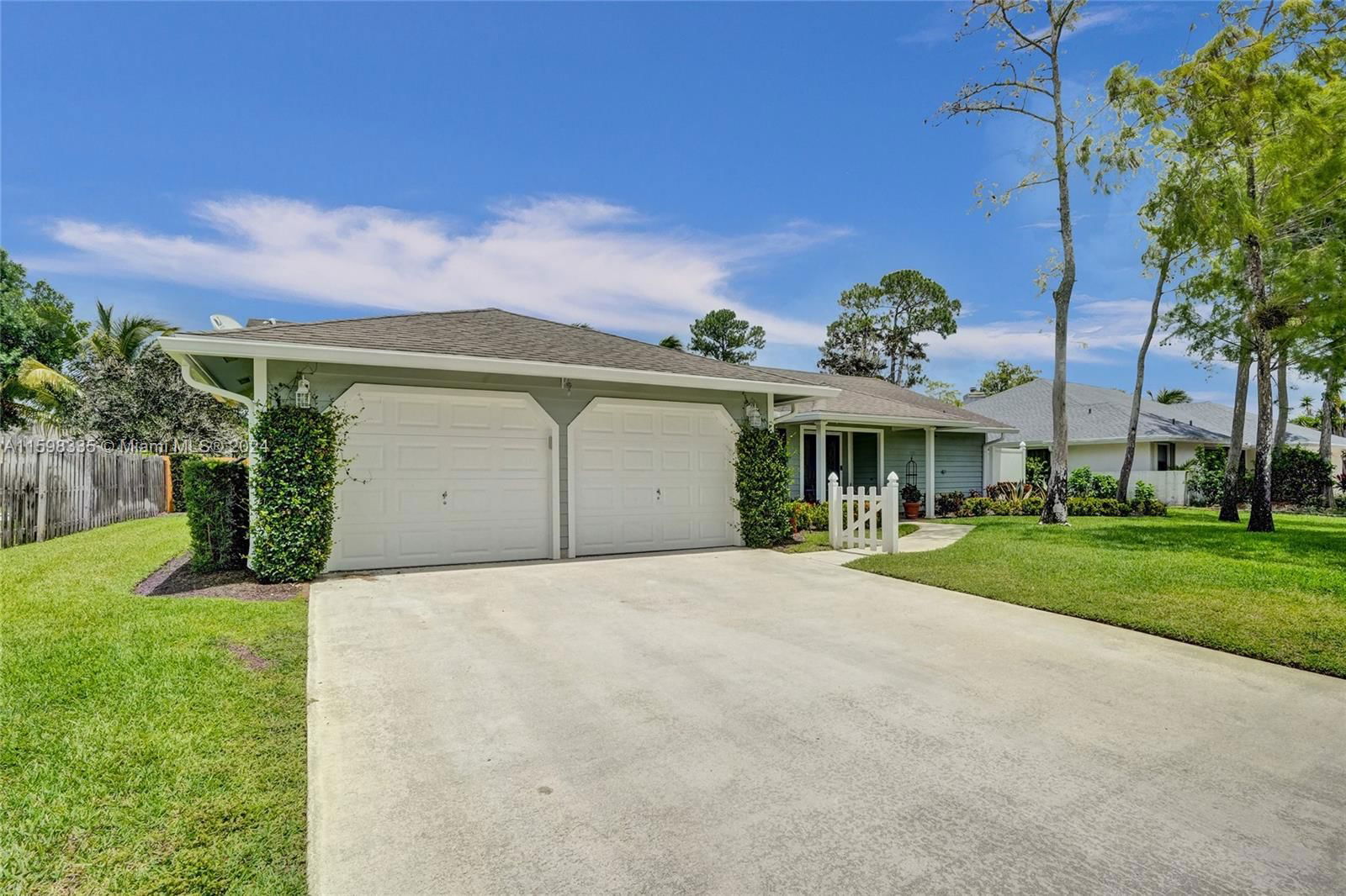 Real estate property located at 874 Blueberry Drive, Palm Beach County, SUGAR POND MANOR OF WELLI, Wellington, FL