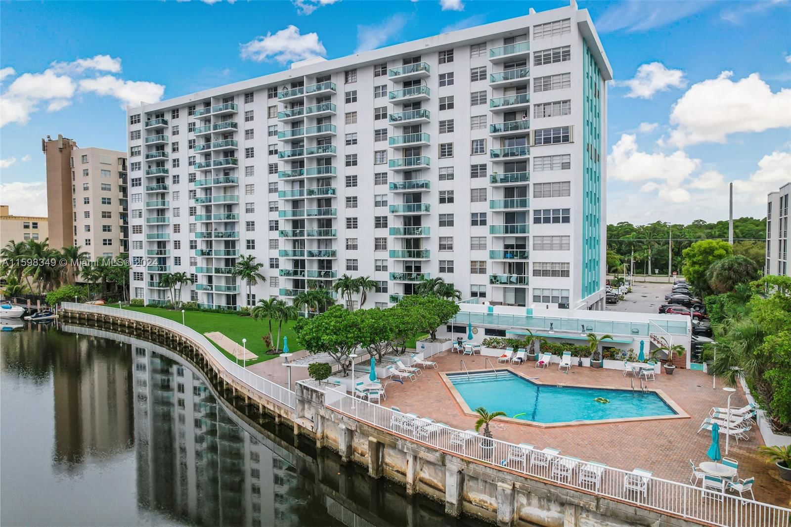 Real estate property located at 2841 163rd St #908, Miami-Dade, STRATFORD HOUSE CONDO, North Miami Beach, FL