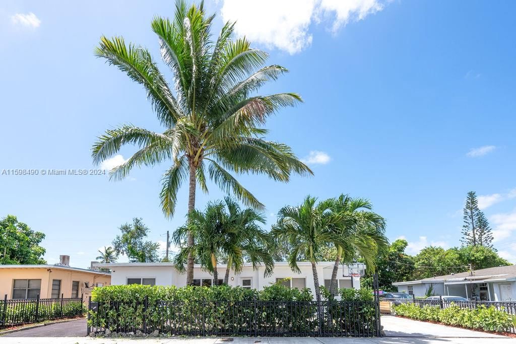 Real estate property located at 218 111th St, Miami-Dade, MIAMI HIGHLANDS SEC A, Miami, FL