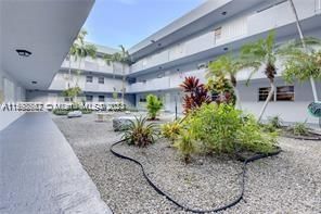 Real estate property located at 6195 18th Ave G211, Miami-Dade County, LOS SUENOS CONDO, Hialeah, FL