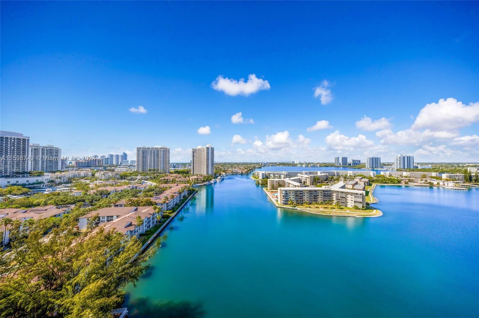 Real estate property located at 18151 31st Ct #1917, Miami-Dade County, THE CLIPPER AT BISC COVE, Aventura, FL