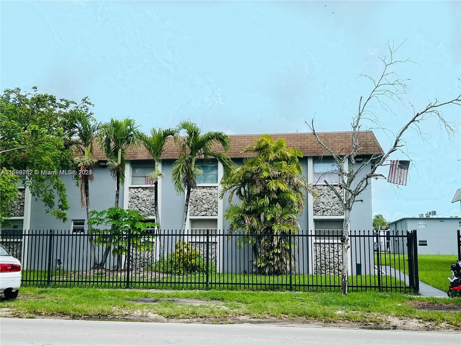 Real estate property located at 4250 67th ave #49, Miami-Dade County, Gables Edge Condo, Miami, FL
