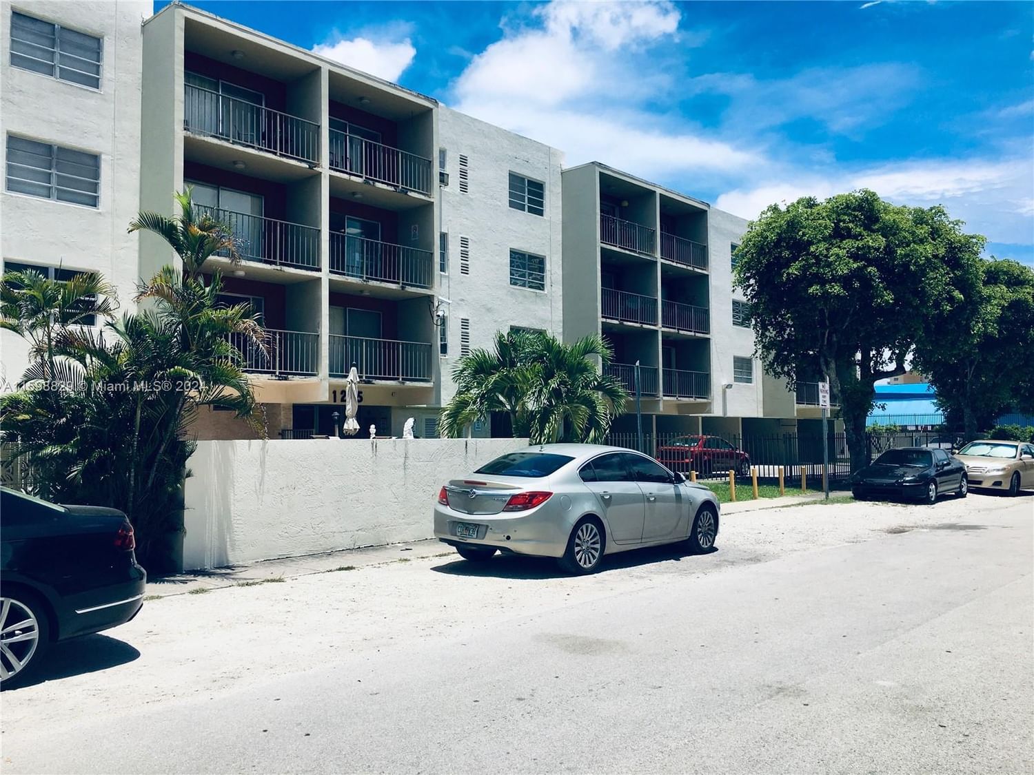 Real estate property located at 1225 124th St #28B, Miami-Dade, WINDWARD CONDO, North Miami, FL