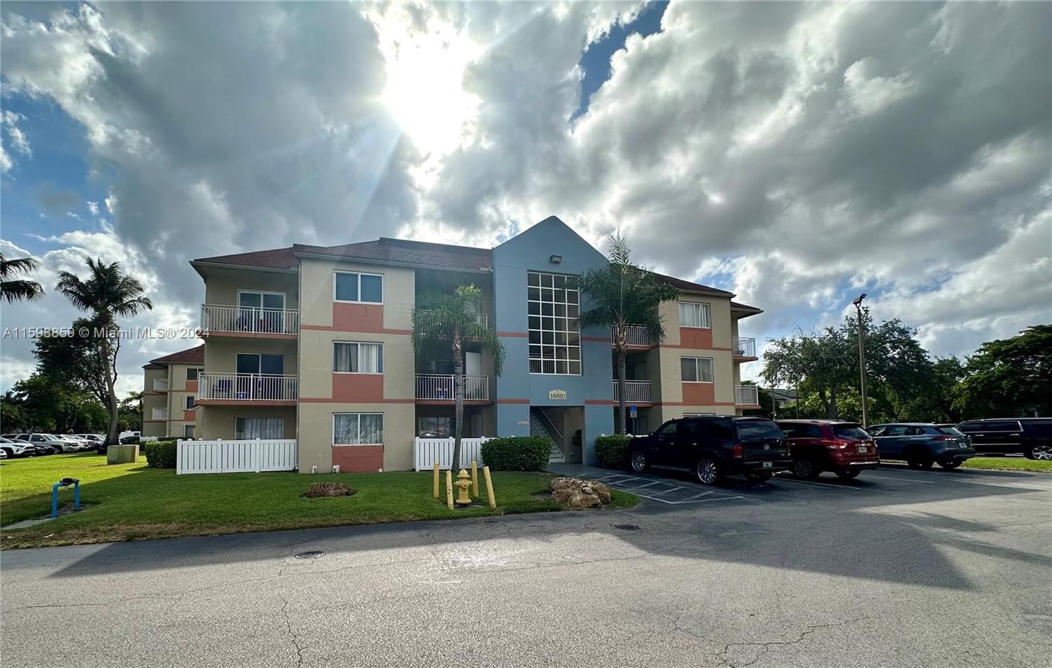 Real estate property located at 18820 57th Ave #101, Miami-Dade County, VILLA RUSTICA I CONDO, Hialeah, FL