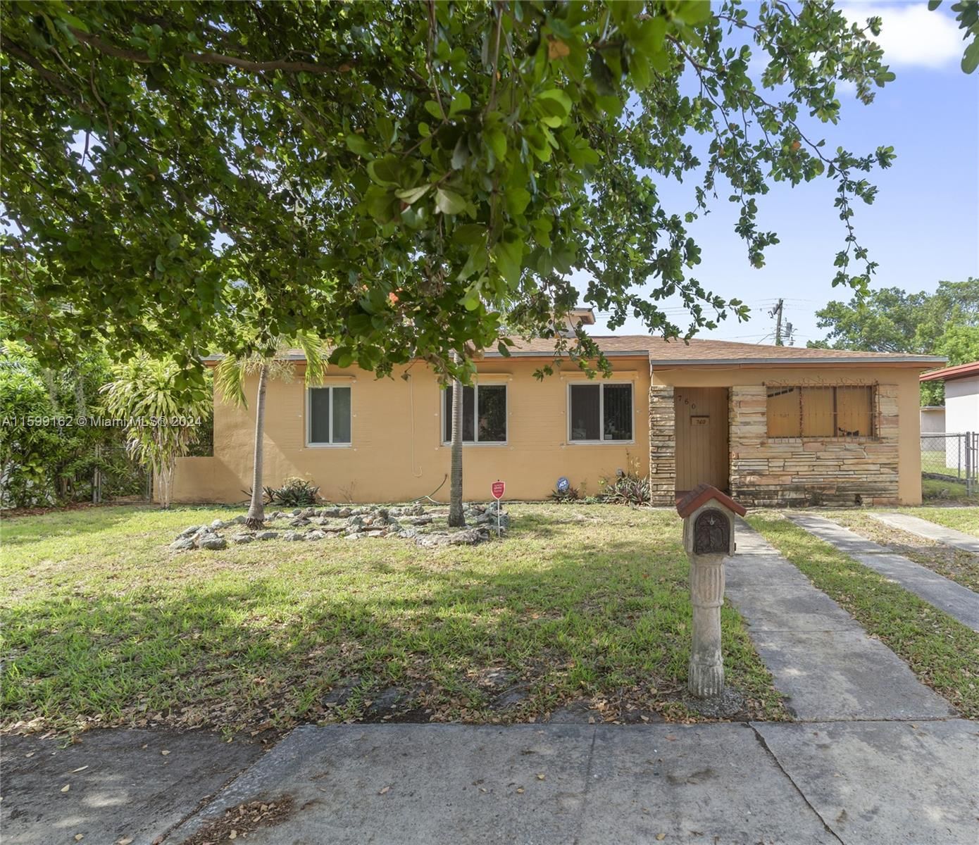 Real estate property located at 760 83rd Ter, Miami-Dade County, ARCOLA GARDENS, Miami, FL