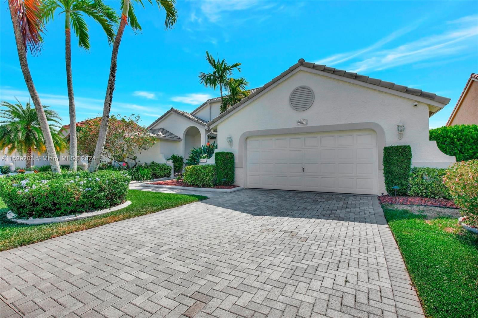 Real estate property located at 2863 Abiaca Cir, Broward County, RIDGE ON NOB HILL, Davie, FL