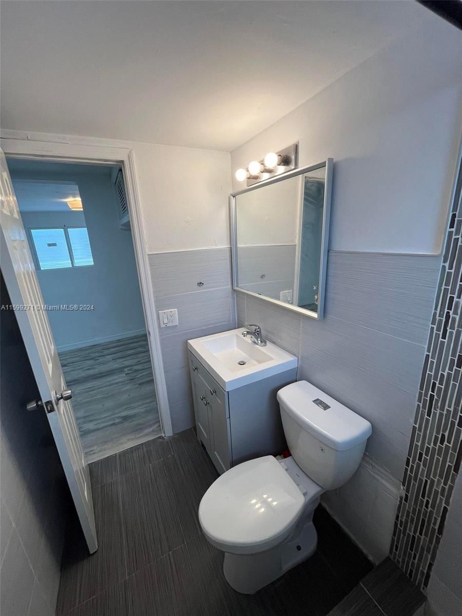 Real estate property located at 944 Meridian Ave #4, Miami-dade, 944 Condominium, Miami Beach, FL