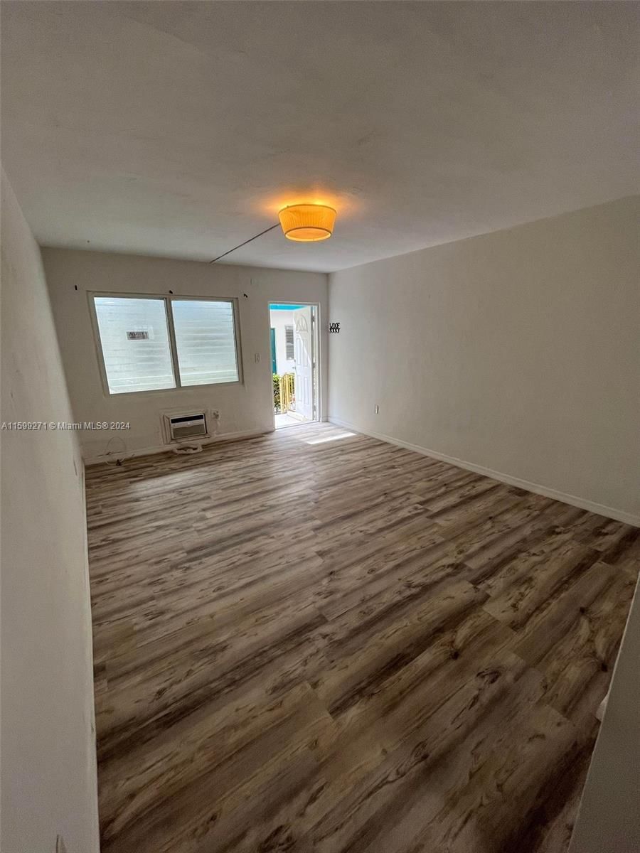 Real estate property located at 944 Meridian Ave #4, Miami-dade, 944 Condominium, Miami Beach, FL
