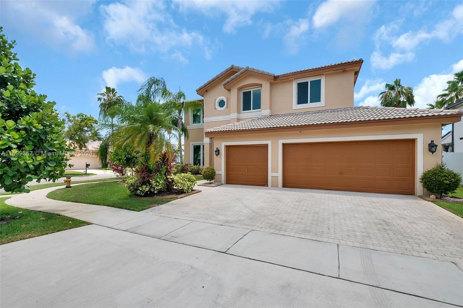 Real estate property located at 3492 177th Ave, Broward County, SILVER LAKES PHASE III RE, Miramar, FL