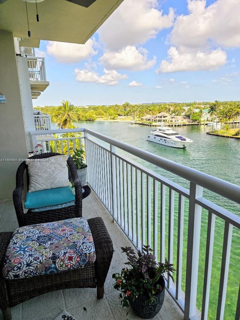 Real estate property located at 2611 Riverside Dr #704, Broward, WATERS EDGE CONDO, Pompano Beach, FL