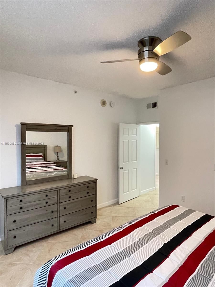 Real estate property located at 651 Okeechobee Blvd #205, Palm Beach, Tower Condo At Cityplace, West Palm Beach, FL