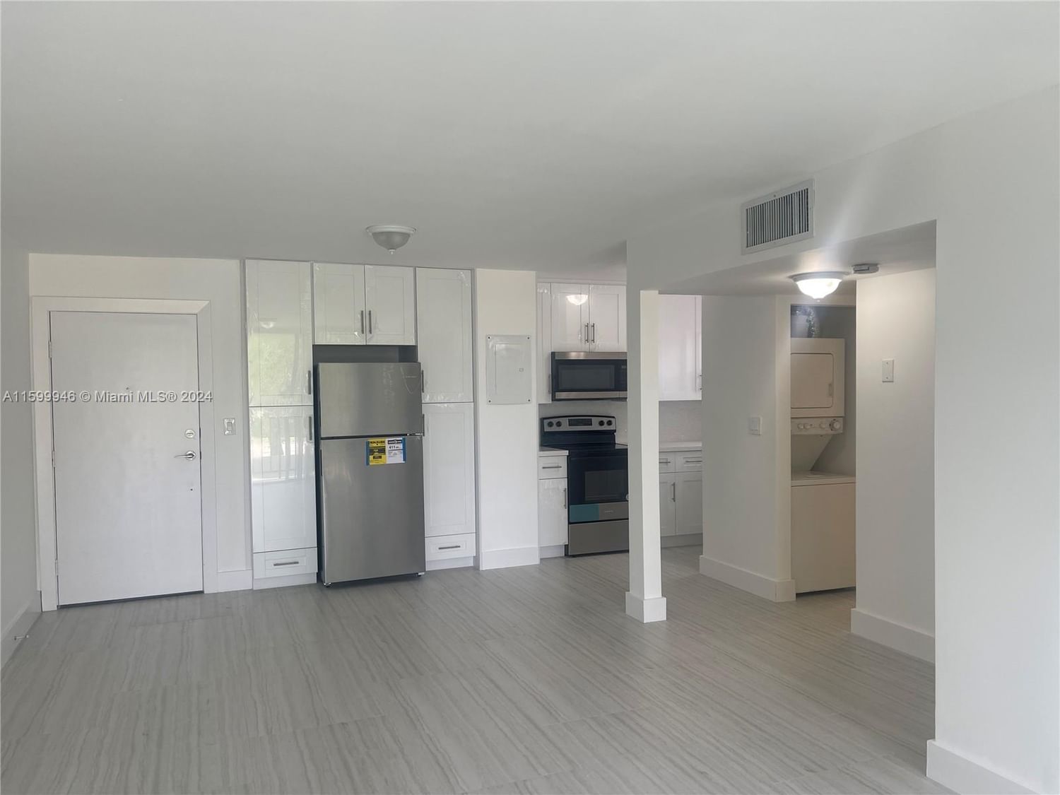 Real estate property located at 110 Fontainebleau Blvd #201, Miami-Dade County, THE GREENS CONDO, Miami, FL