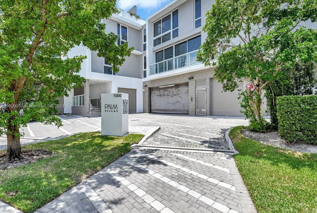 Real estate property located at 1000 99th St #14, Miami-Dade, BAY HARBOR ISLAND, Bay Harbor Islands, FL