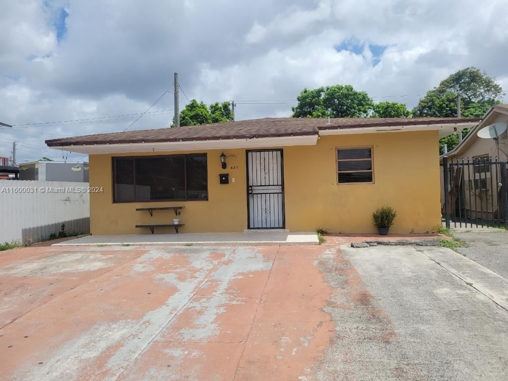 Real estate property located at 621 55th St, Miami-Dade, 2ND REV PL SARATOGA HEIGH, Hialeah, FL