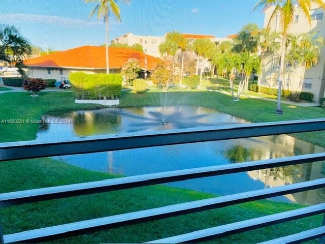 Real estate property located at 1810 Lauderdale Ave #2201, Broward County, COURTYARDS OF BROWARD CON, North Lauderdale, FL