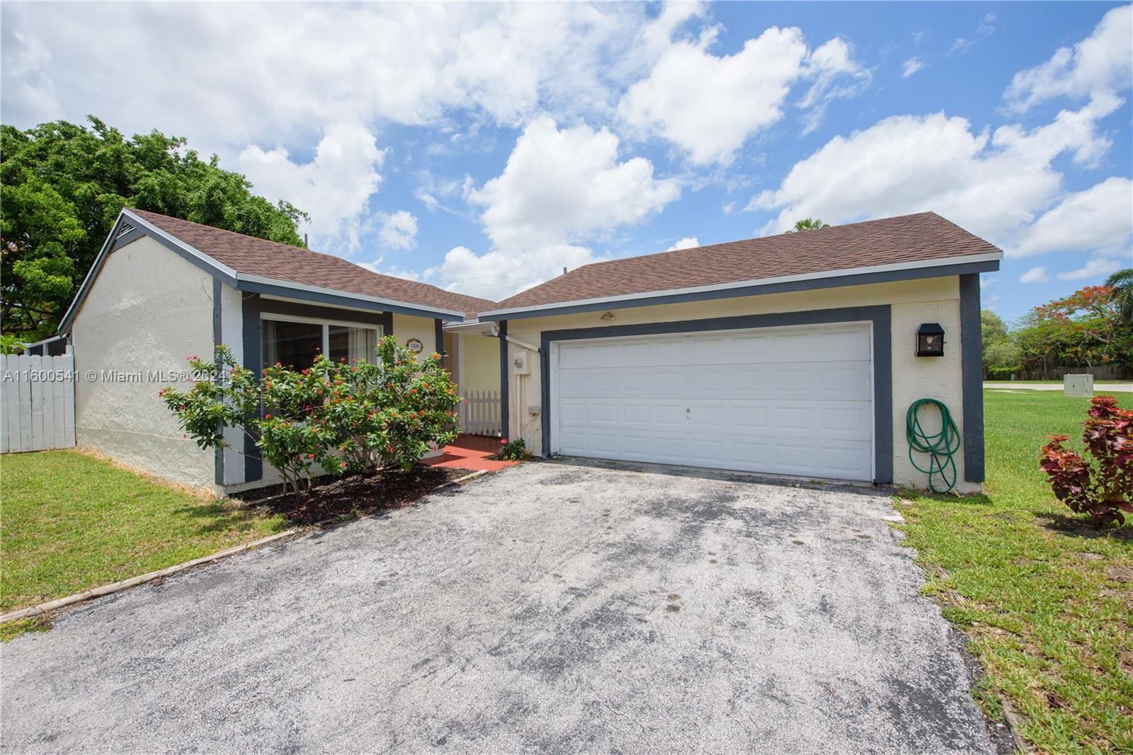 Real estate property located at 1300 Redstart Ct, Miami-Dade County, AUDUBON CLUSTER WEST, Homestead, FL