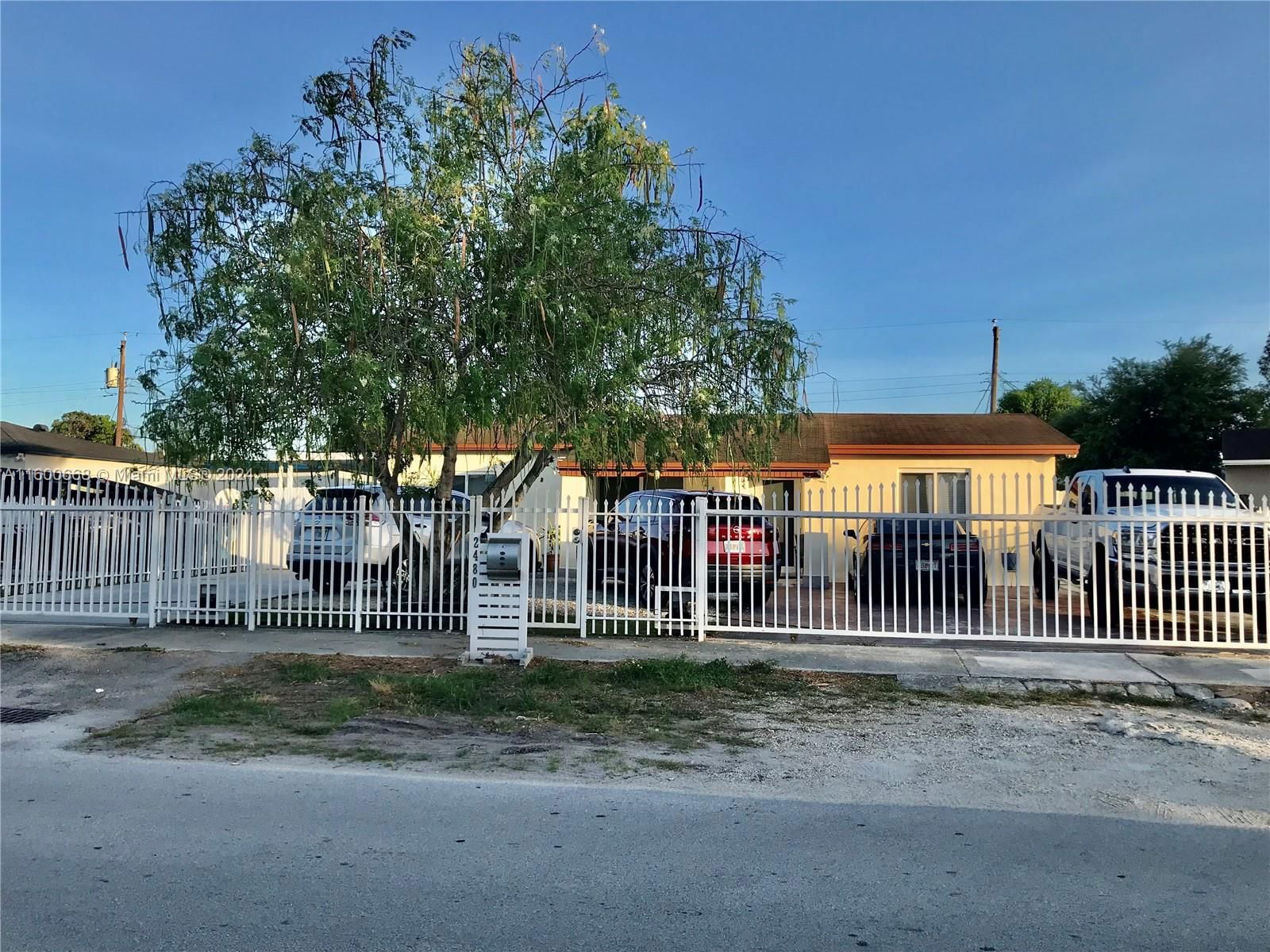 Real estate property located at 2480 154th St, Miami-Dade, BISCAYNE RIVER GARDENS, Miami Gardens, FL