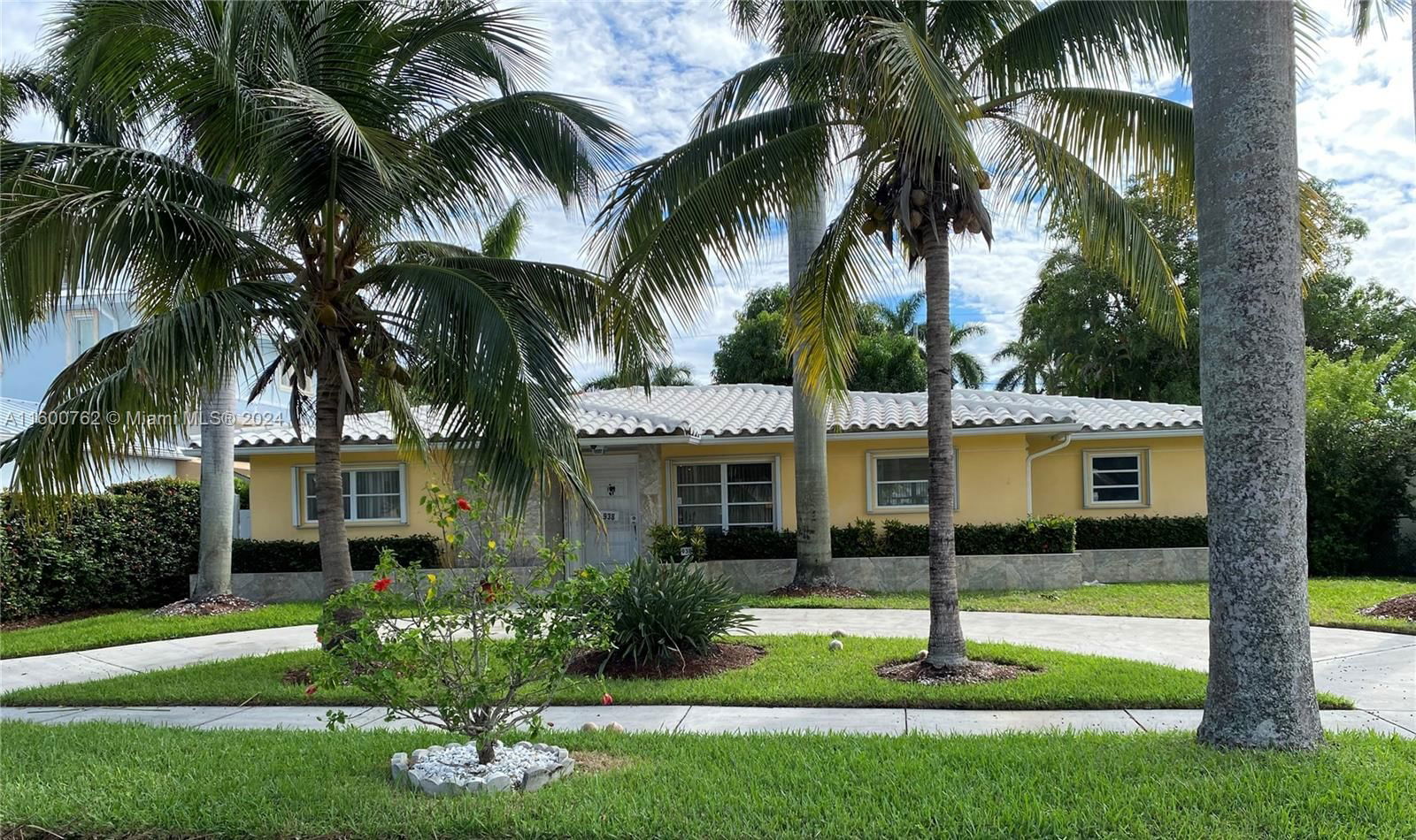 Real estate property located at 938 Tyler Street, Broward, HOLLYWOOD LAKES SECTION, Hollywood, FL