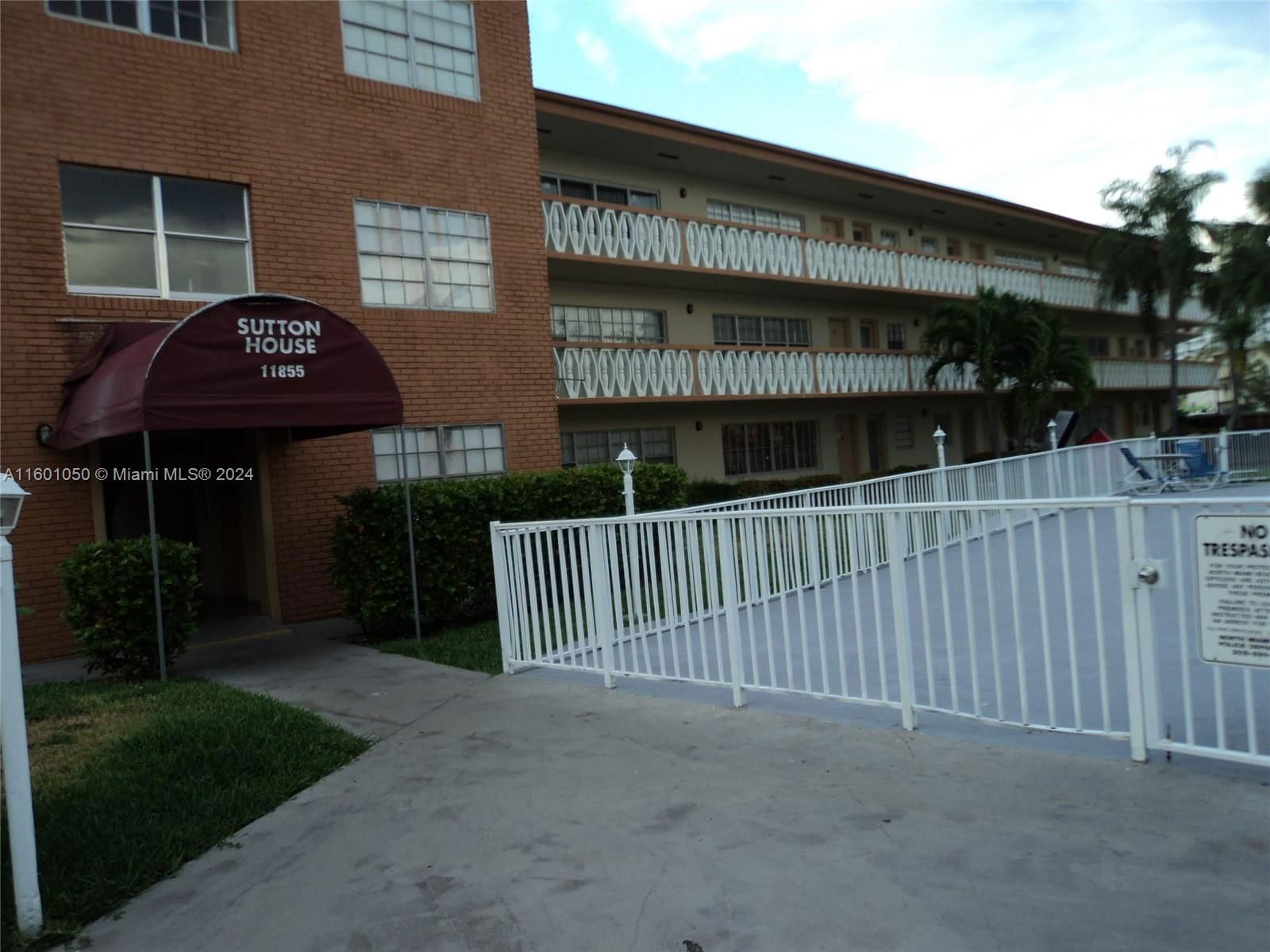 Real estate property located at 11855 19th Dr #5, Miami-Dade, SUTTON HOUSE CONDO, North Miami, FL