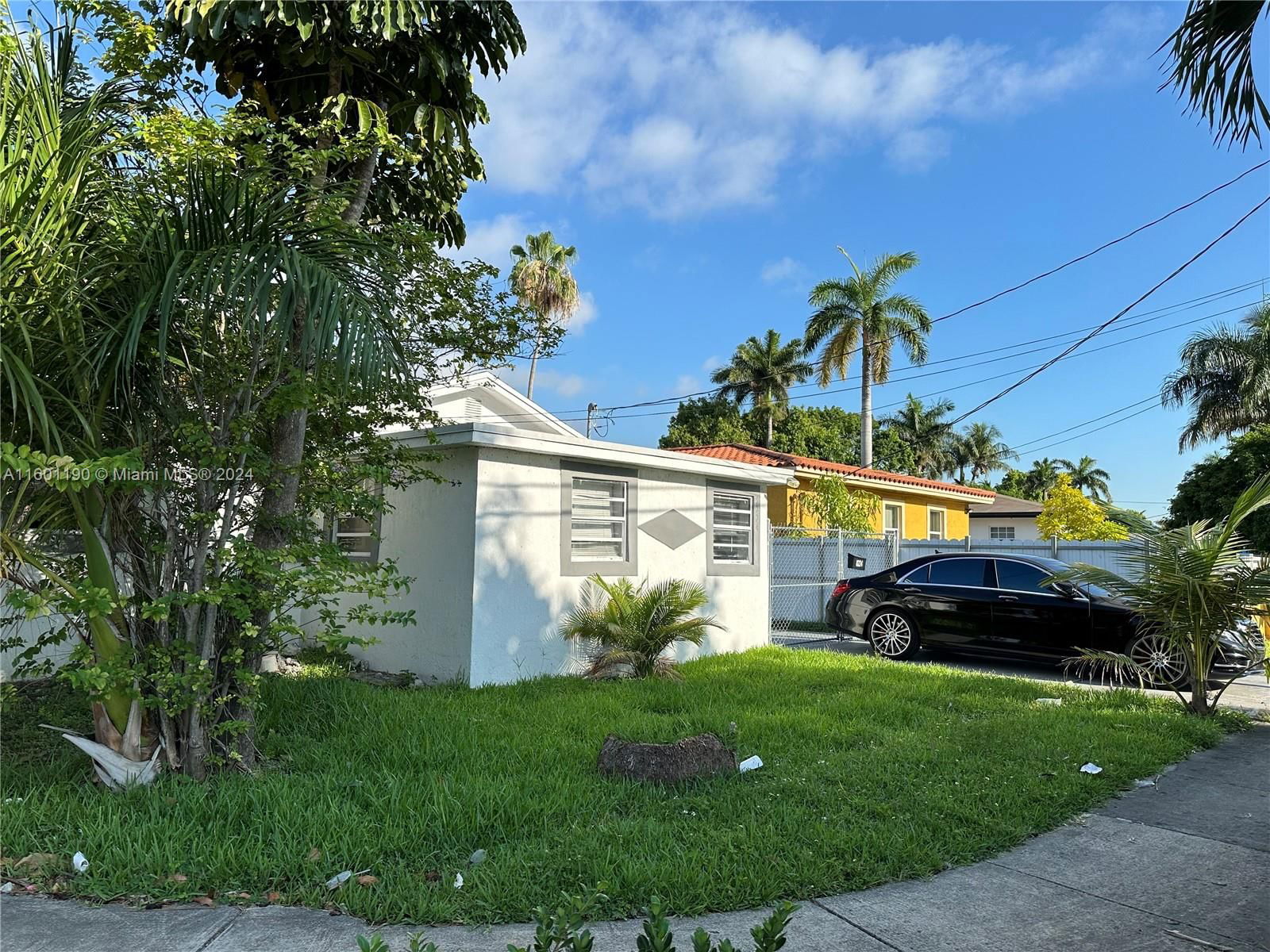 Real estate property located at 8224 1st Pl, Miami-Dade, GRIFFIN GARDENS PL, Miami, FL