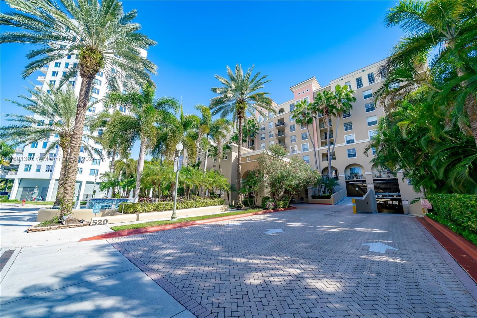 Real estate property located at 520 5th Ave #3402, Broward, LAS OLAS BY THE RIVER CON, Fort Lauderdale, FL