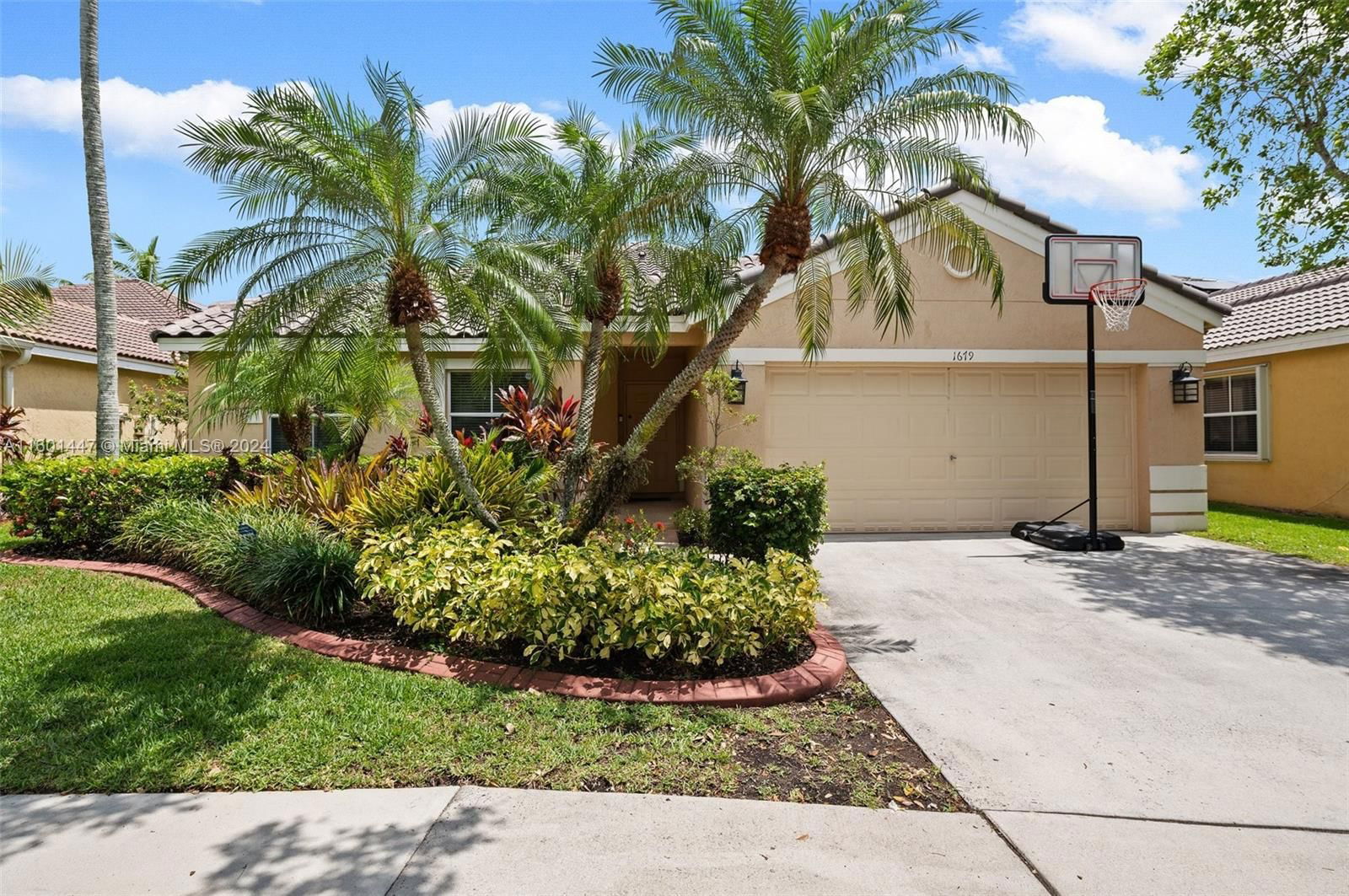 Real estate property located at 1679 Royal Grove Way, Broward County, SECTOR 2-PARCELS 1 2 3 4, Weston, FL