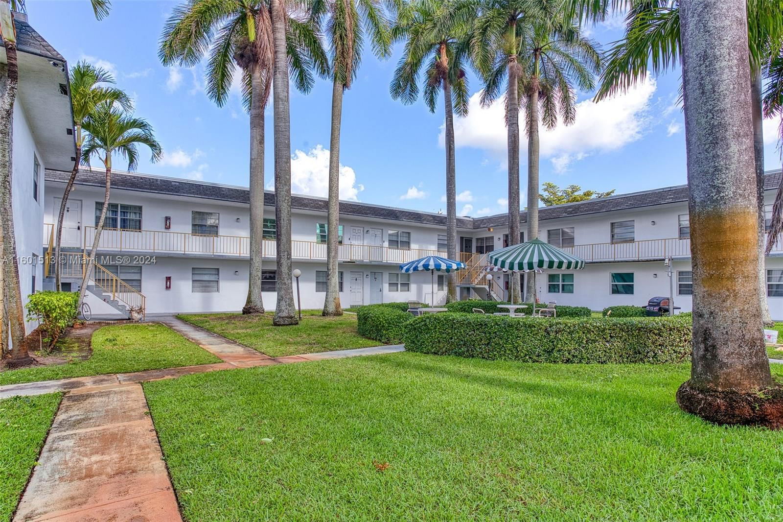 Real estate property located at 6211 37th St #202, Broward County, III DELWOOD WEST CONDO, Davie, FL