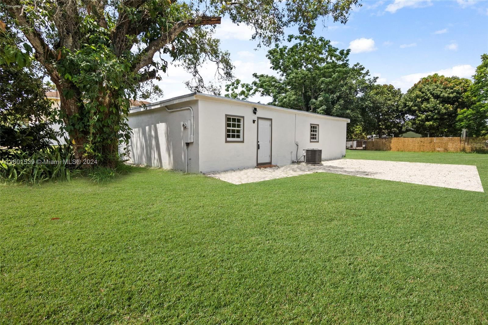 Real estate property located at 2203 33rd St, St Lucie County, WESTWOOD MANOR SUBDIVISIO, Fort Pierce, FL