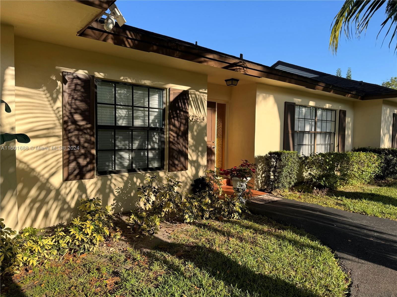 Real estate property located at 7544 Nova Dr #23, Broward County, NOVA HILLS NORTH CONDO, Davie, FL