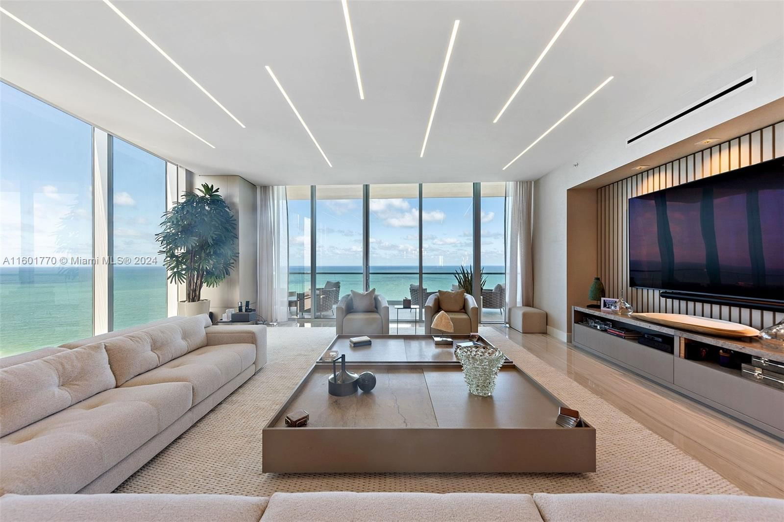 Real estate property located at 18501 Collins Ave #2201, Miami-Dade County, TURNBERRY OCEAN CLUB, Sunny Isles Beach, FL