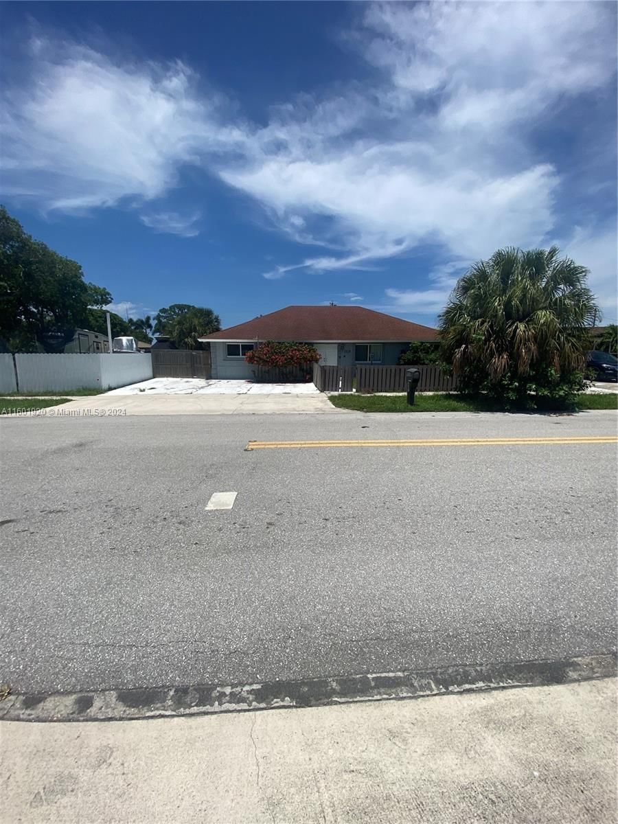 Real estate property located at 1926 Ramsey Dr, Palm Beach, LAKE OSBORNE HEIGHTS, Lake Worth, FL