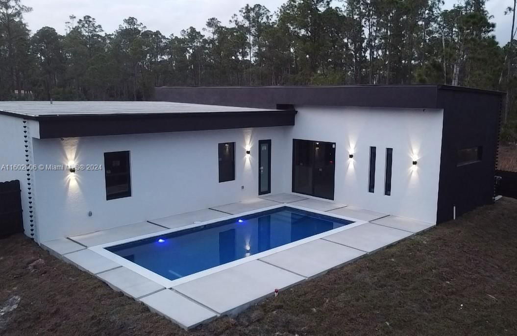 Real estate property located at 105 NAVAHO CT, Lee County, LEHIGH ACRES, Lehigh Acres, FL