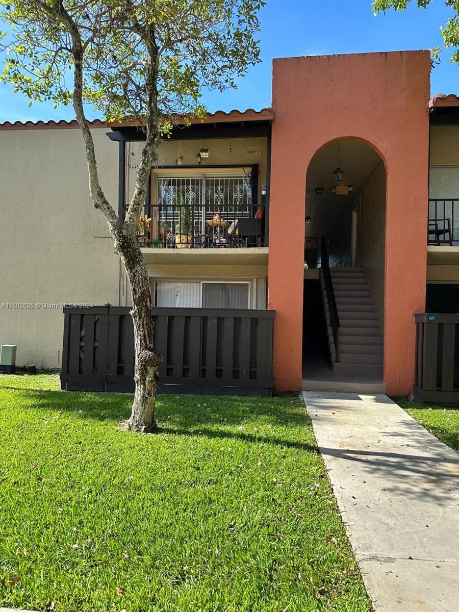 Real estate property located at 10834 Kendall Dr X15, Miami-Dade County, SPANISH TRACE CONDO, Miami, FL