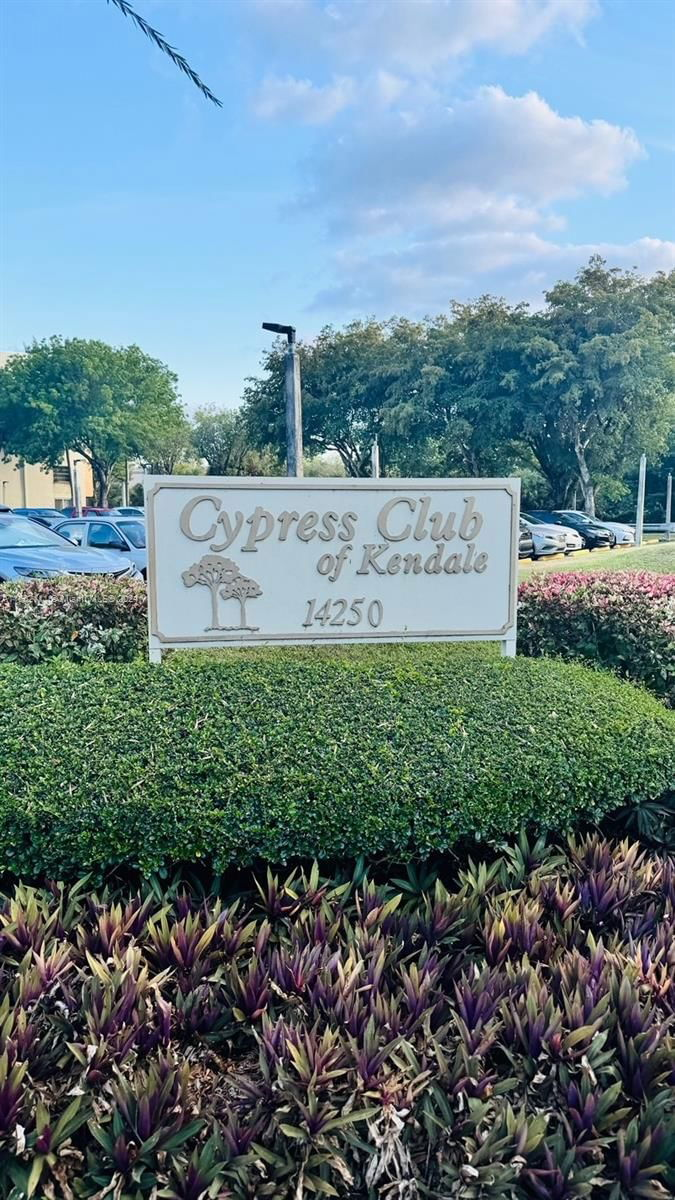 Real estate property located at 14250 62nd St #213, Miami-Dade County, CYPRESS CLUB OF KENDALE C, Miami, FL