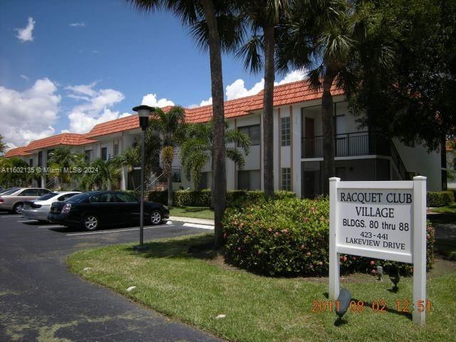 Real estate property located at 427 Lakeview Dr #103, Broward County, RACQUET CLUB APARTMENTS A, Weston, FL
