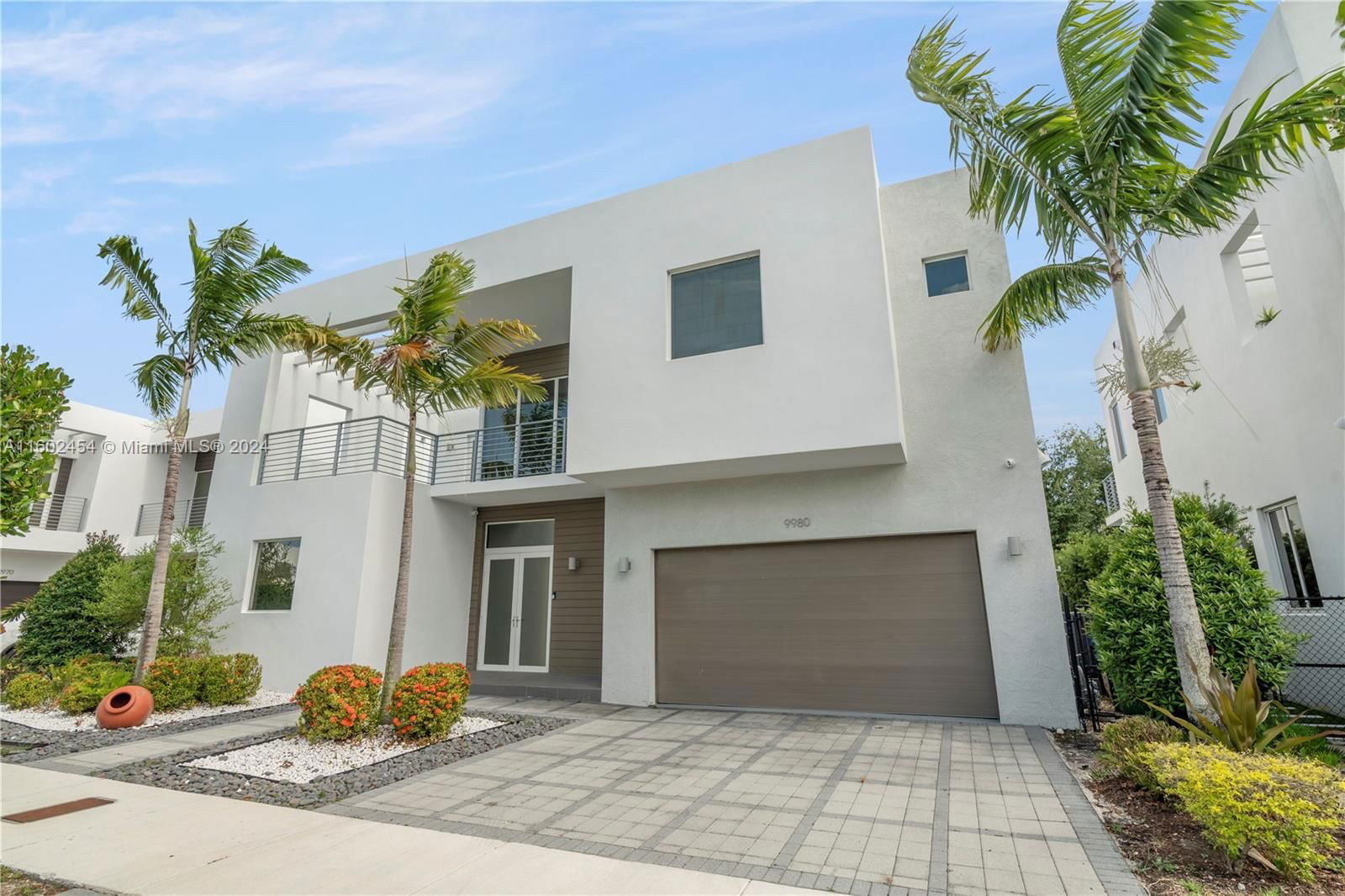 Real estate property located at 9980 74th Ter, Miami-Dade County, DORAL COMMONS RESIDENTIAL, Doral, FL