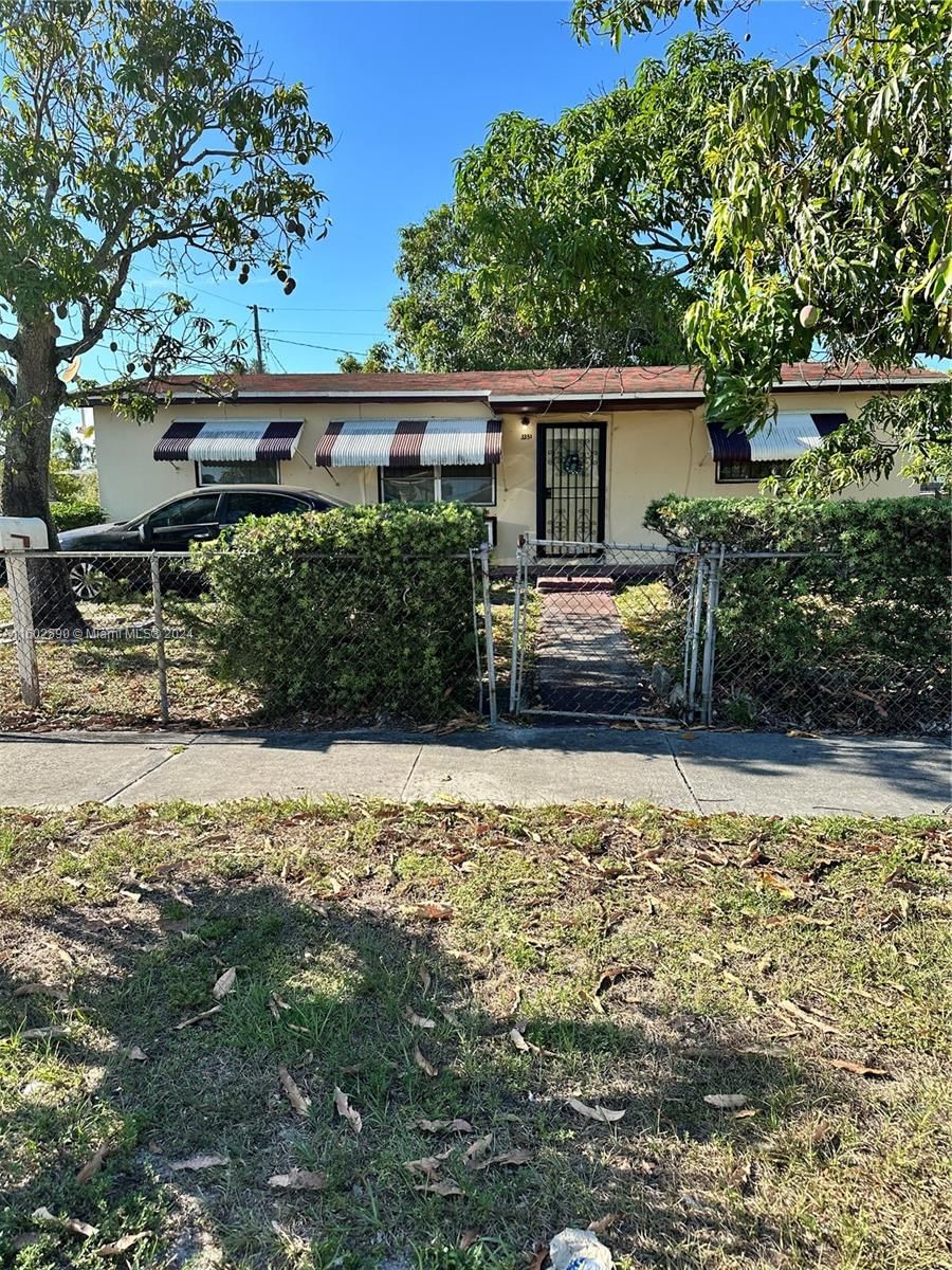 Real estate property located at 3351 209th Ter, Miami-Dade County, RIVERDALE ESTATES SEC 2, Miami Gardens, FL