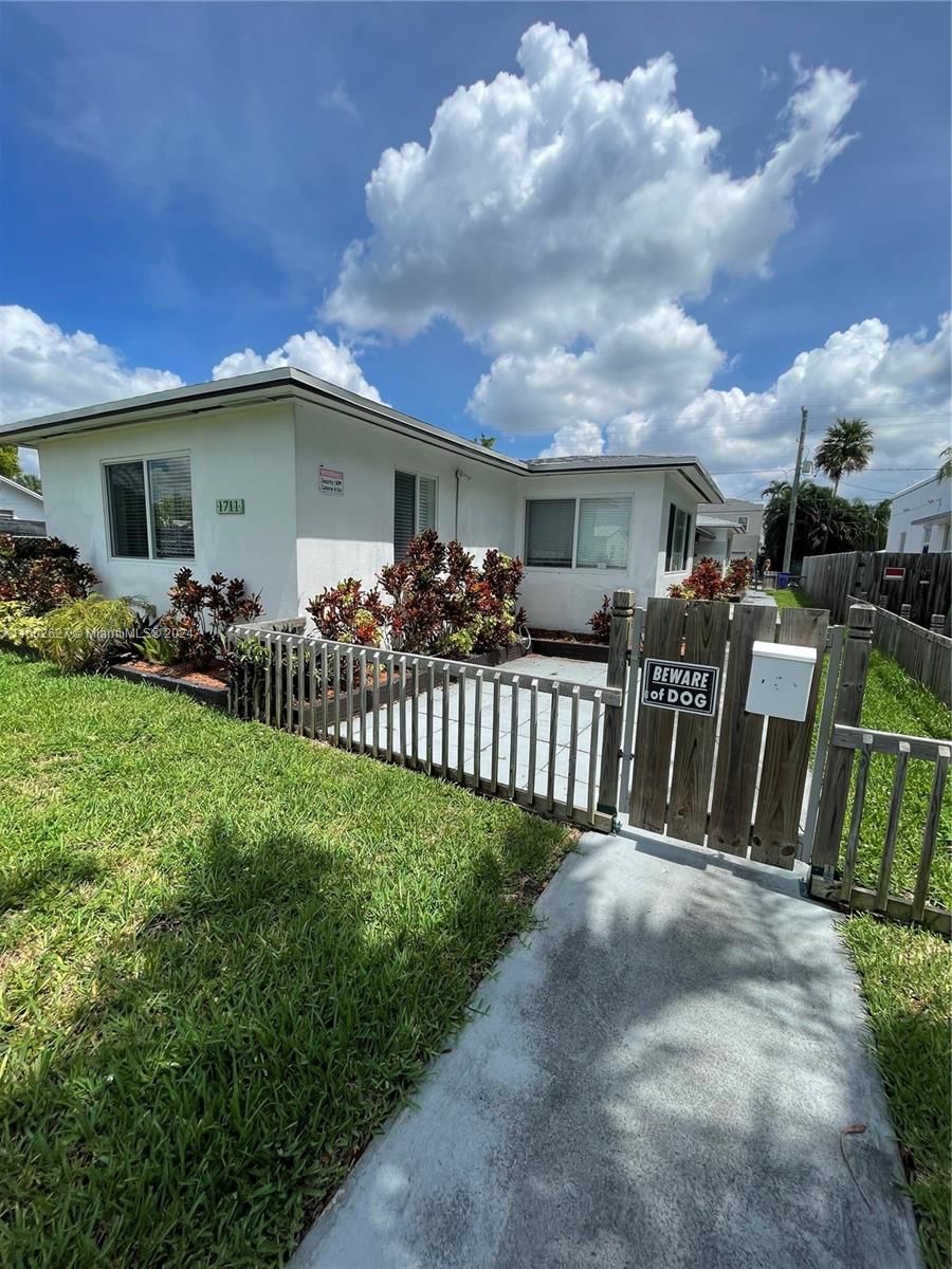 Real estate property located at 1711 Fletcher St, Broward County, HOLLYWOOD SOUTH SIDE ADD, Hollywood, FL