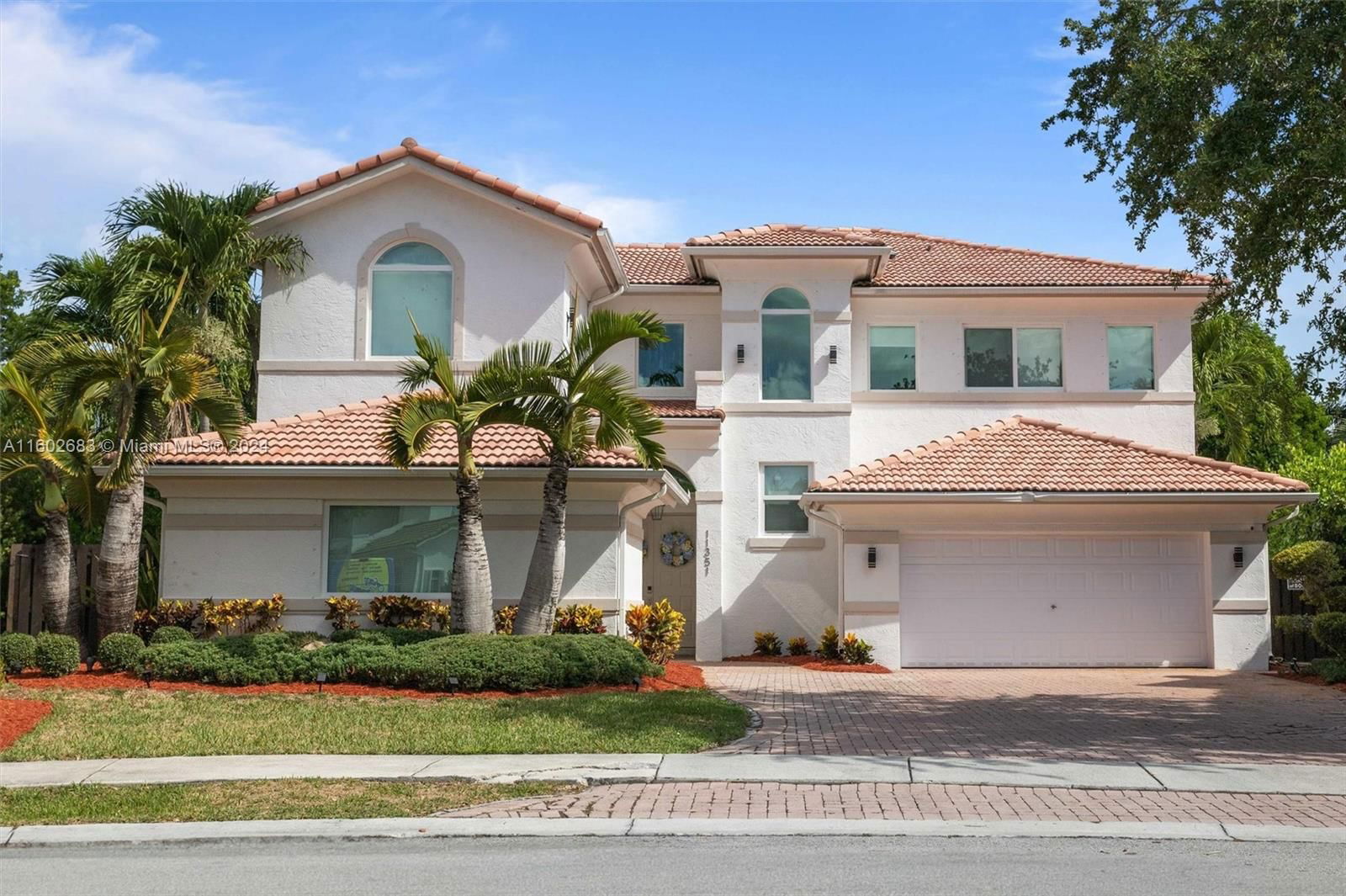 Real estate property located at 11351 71st St, Miami-Dade, DORAL ISLES MEDITERRANEA, Doral, FL