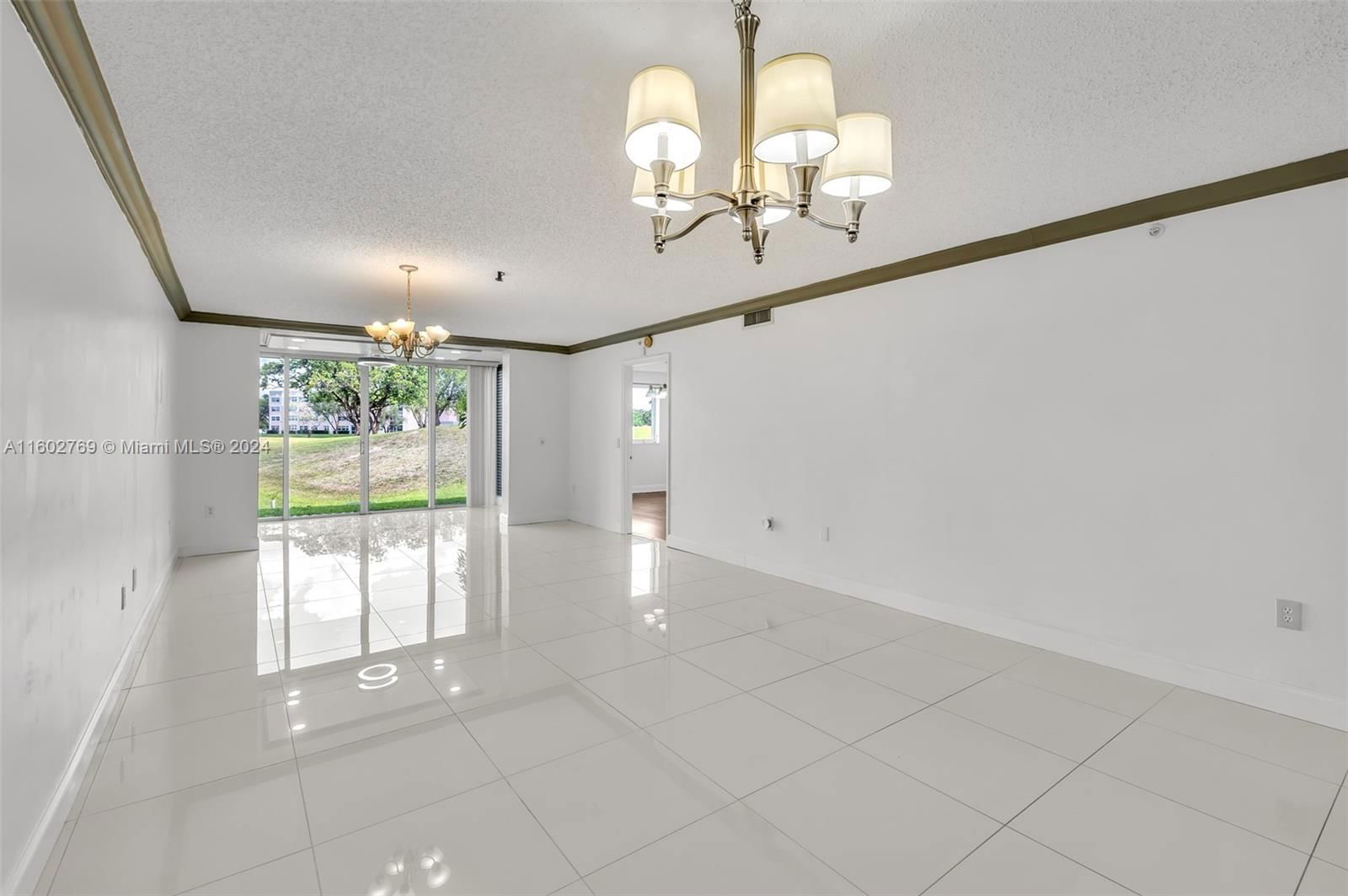 Real estate property located at 2503 Nob Hill Rd #106, Broward County, SUNRISE LAKES 199 CONDO, Sunrise, FL