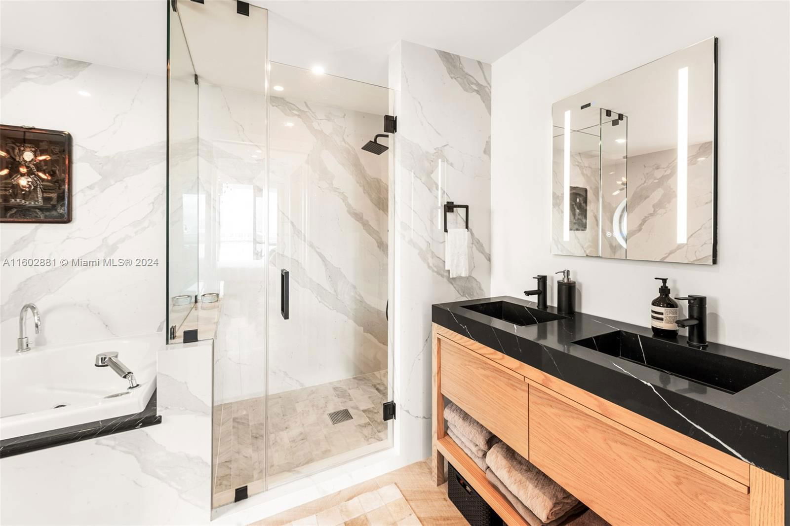 Real estate property located at 520 West Ave #805, Miami-dade, The Bentley Bay Condo, Miami Beach, FL
