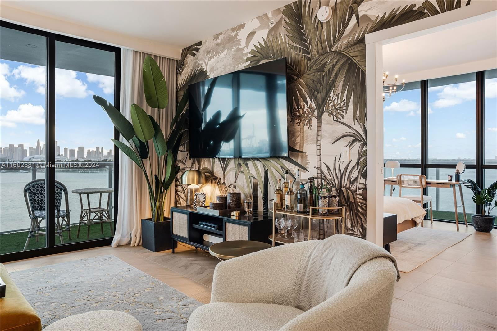 Real estate property located at 520 West Ave #805, Miami-dade, The Bentley Bay Condo, Miami Beach, FL