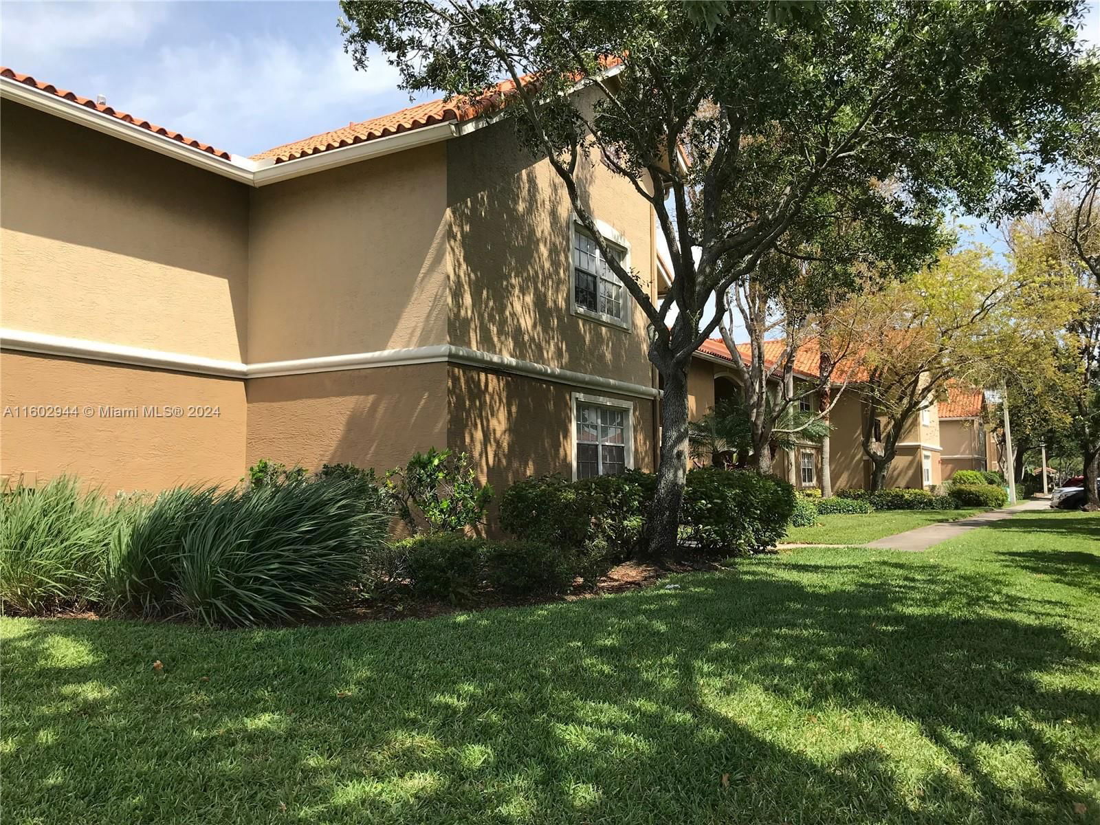 Real estate property located at 230 117th Ter #11204, Broward, MARQUESA CONDO, Pembroke Pines, FL