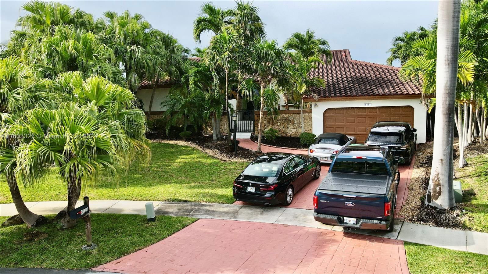 Real estate property located at 8101 203rd St, Miami-Dade County, SAGA BAY SEC 1 PT 8, Cutler Bay, FL