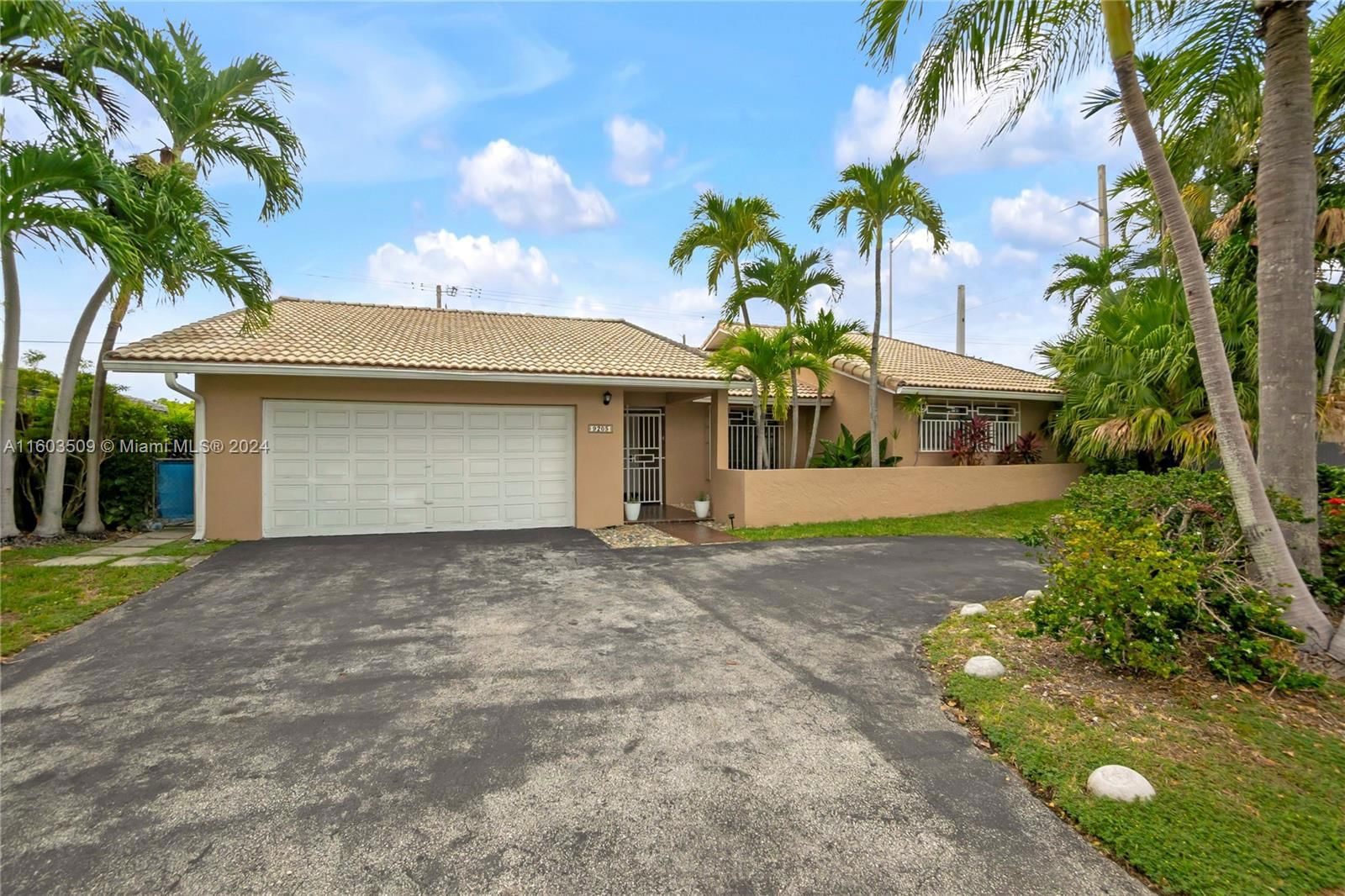 Real estate property located at 9205 8th Ter, Miami-Dade County, POINCIANA ESTATES SEC 2, Miami, FL