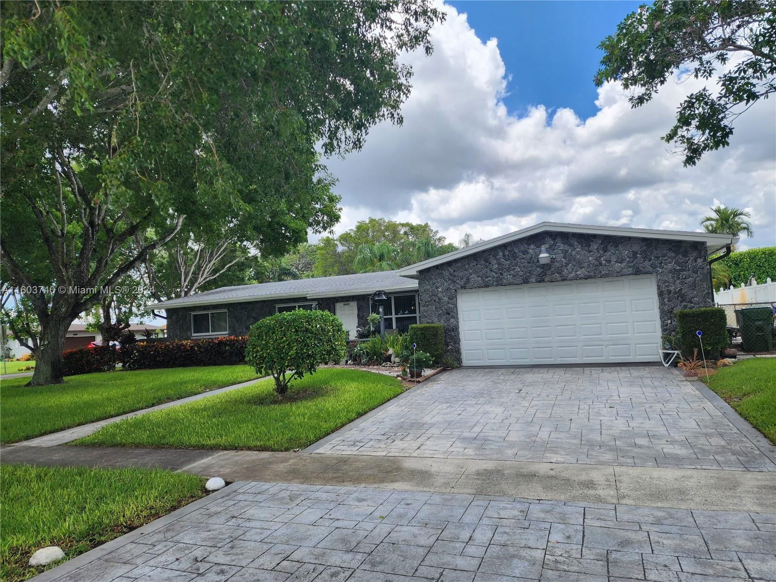 Real estate property located at 8800 Pasadena Blvd, Broward County, PASADENA LAKES WEST, Pembroke Pines, FL