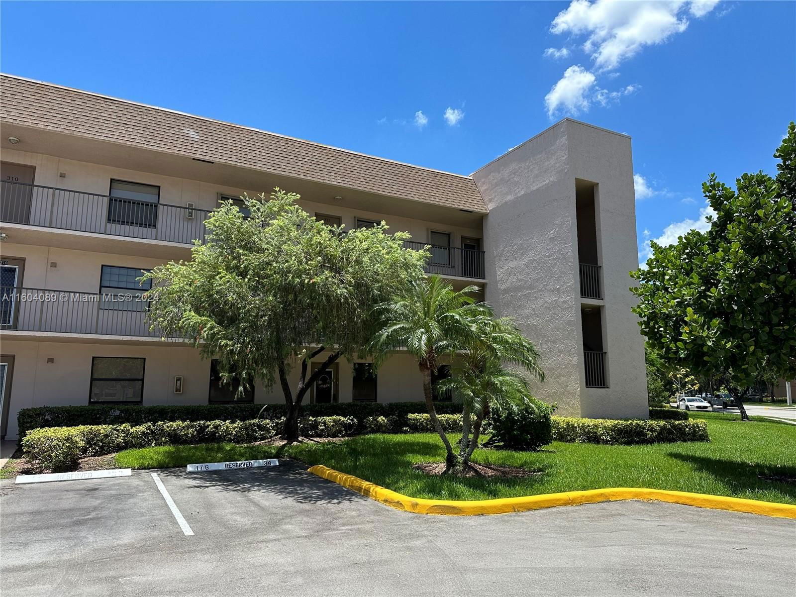 Real estate property located at 10130 Sunrise Lakes Blvd #112, Broward County, SUNRISE LAKES 176 CONDO, Sunrise, FL