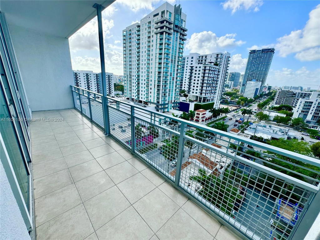 Real estate property located at 350 24th St #1107, Miami-dade, City 24 Condo, Miami, FL