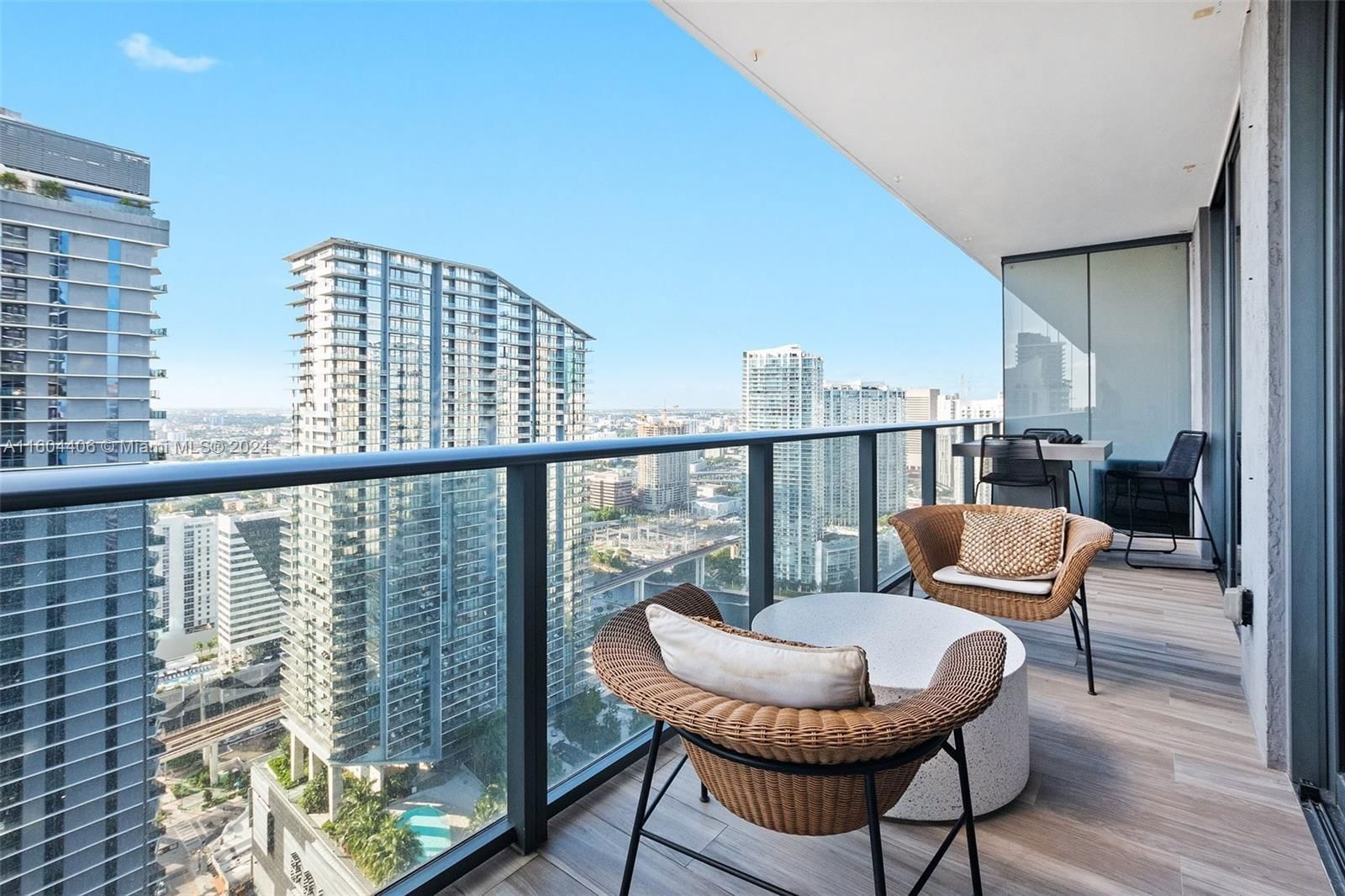 Real estate property located at 801 Miami Ave #3910, Miami-Dade County, 801 SMA RESIDENCES CONDO, Miami, FL