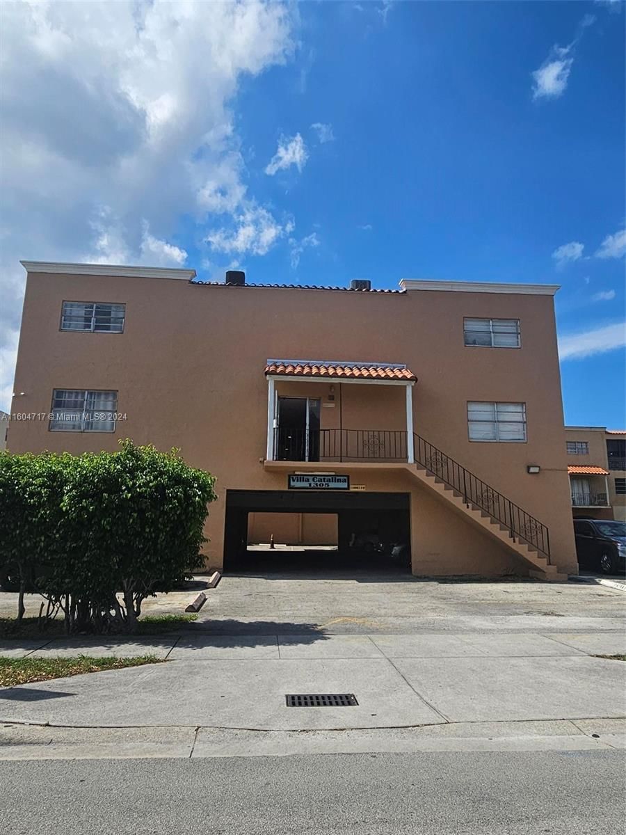 Real estate property located at 1305 53rd St #201, Miami-Dade, VILLA CATALINA CONDO, Hialeah, FL